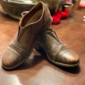 Earth Origins Slip.on Oxfords